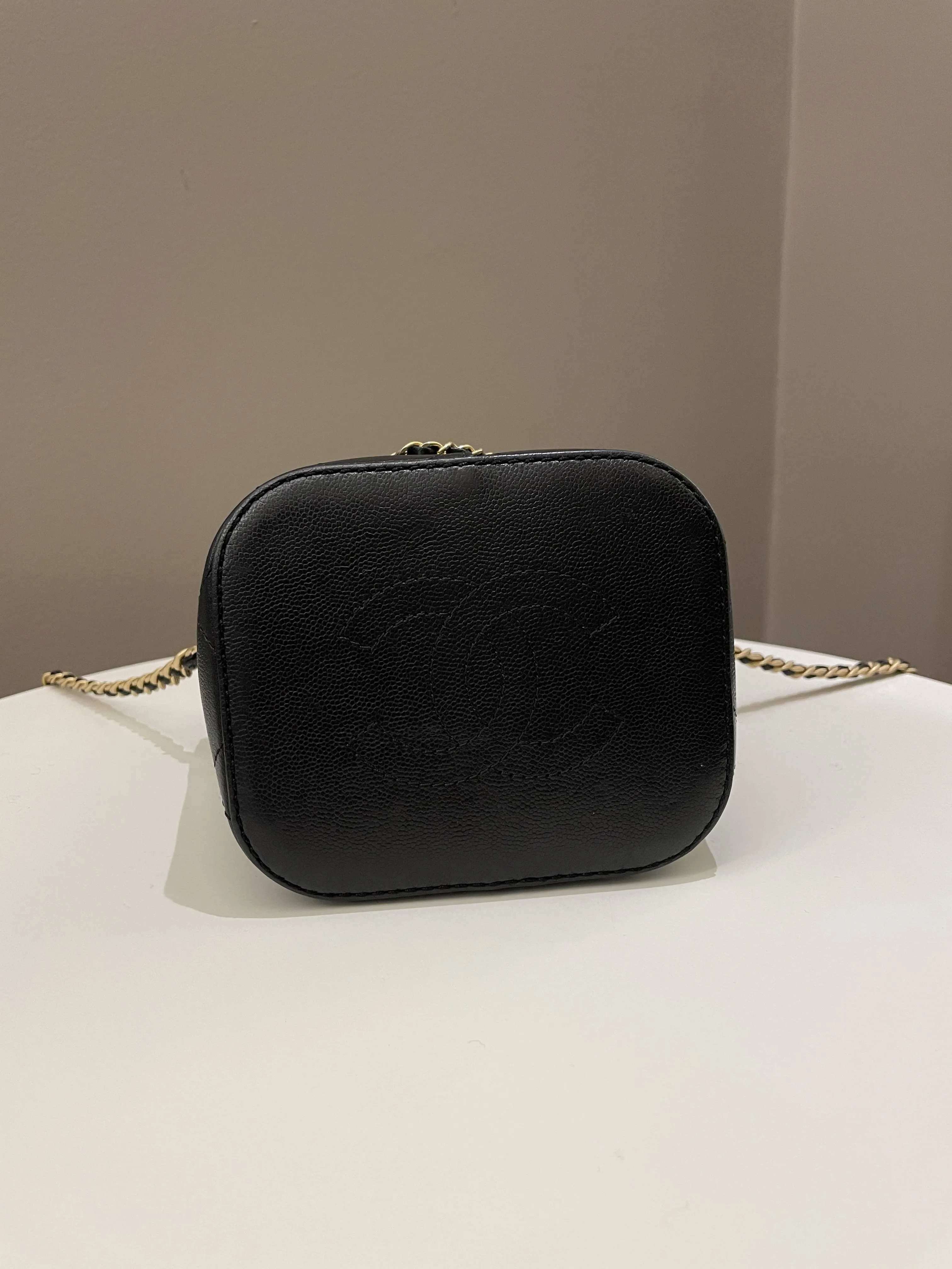 Chanel Cc Quilted Drawstring Bucket Black Caviar / Lambskin