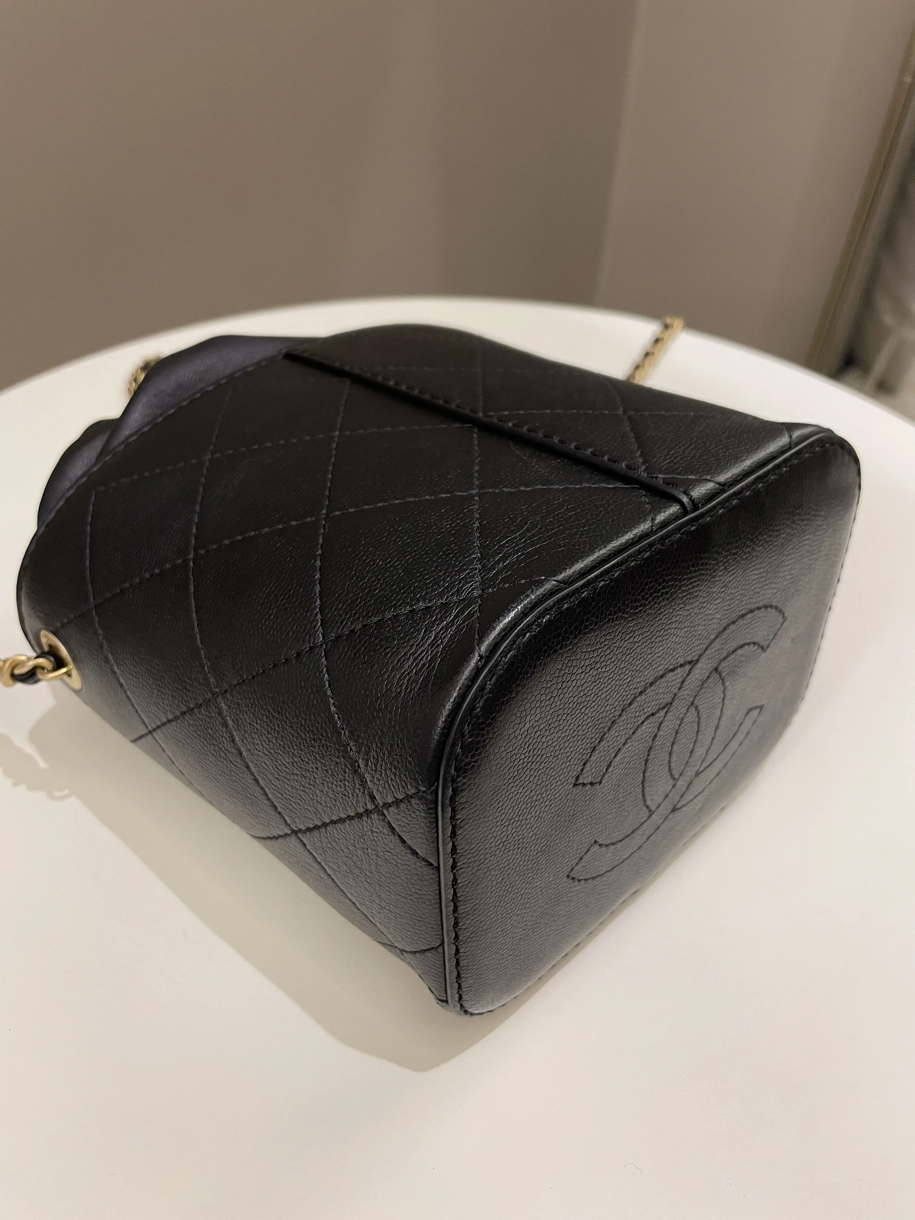 Chanel Cc Quilted Drawstring Bucket Black Caviar / Lambskin