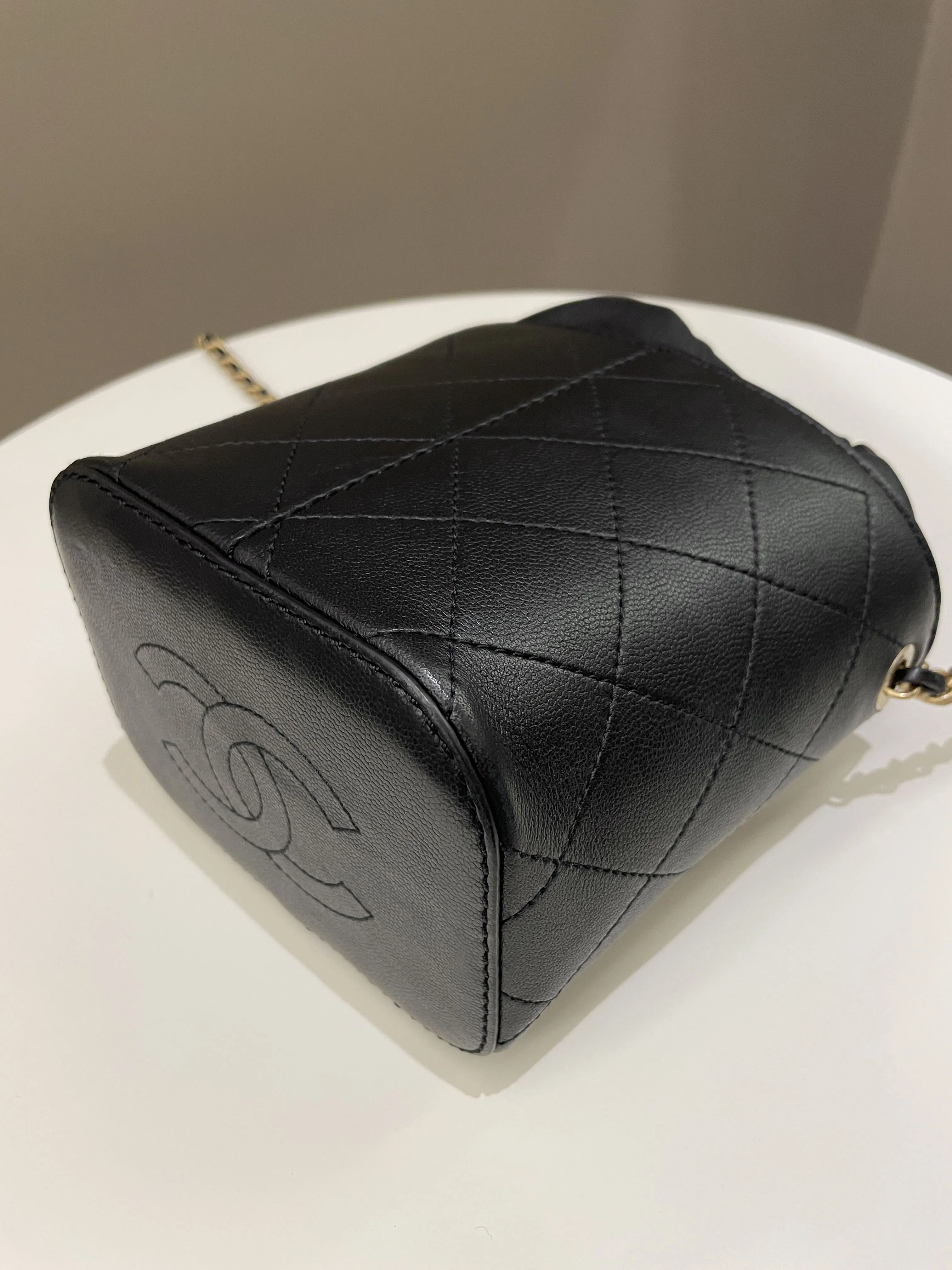 Chanel Cc Quilted Drawstring Bucket Black Caviar / Lambskin