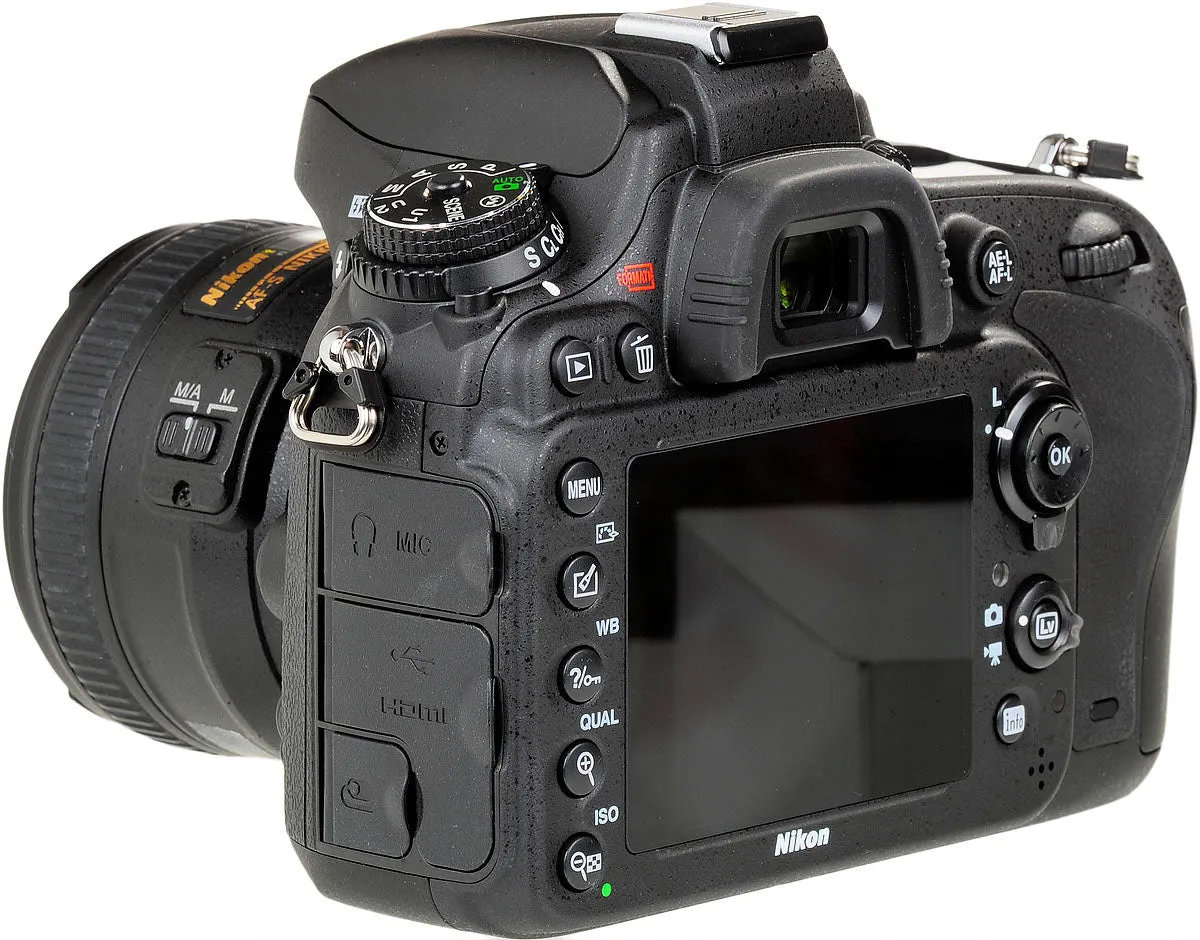 Nikon D610 Digital Camera with 18-140mm Lens (1540)   64GB SD Card   Bag (Intl)